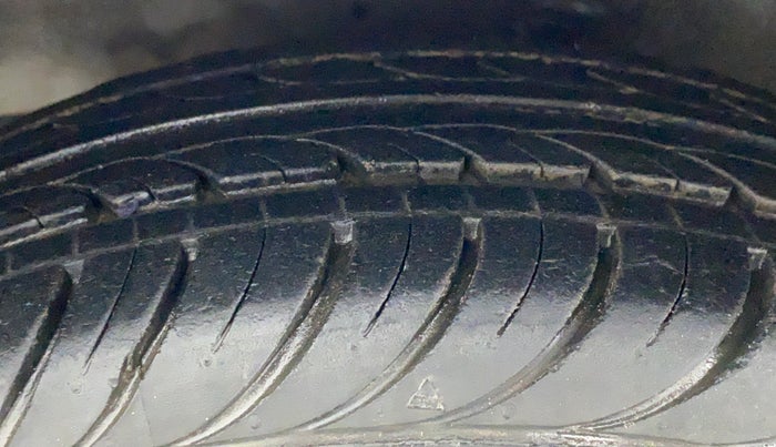 2014 Hyundai Santro Xing GL PLUS, Petrol, Manual, 21,763 km, Left Front Tyre Tread