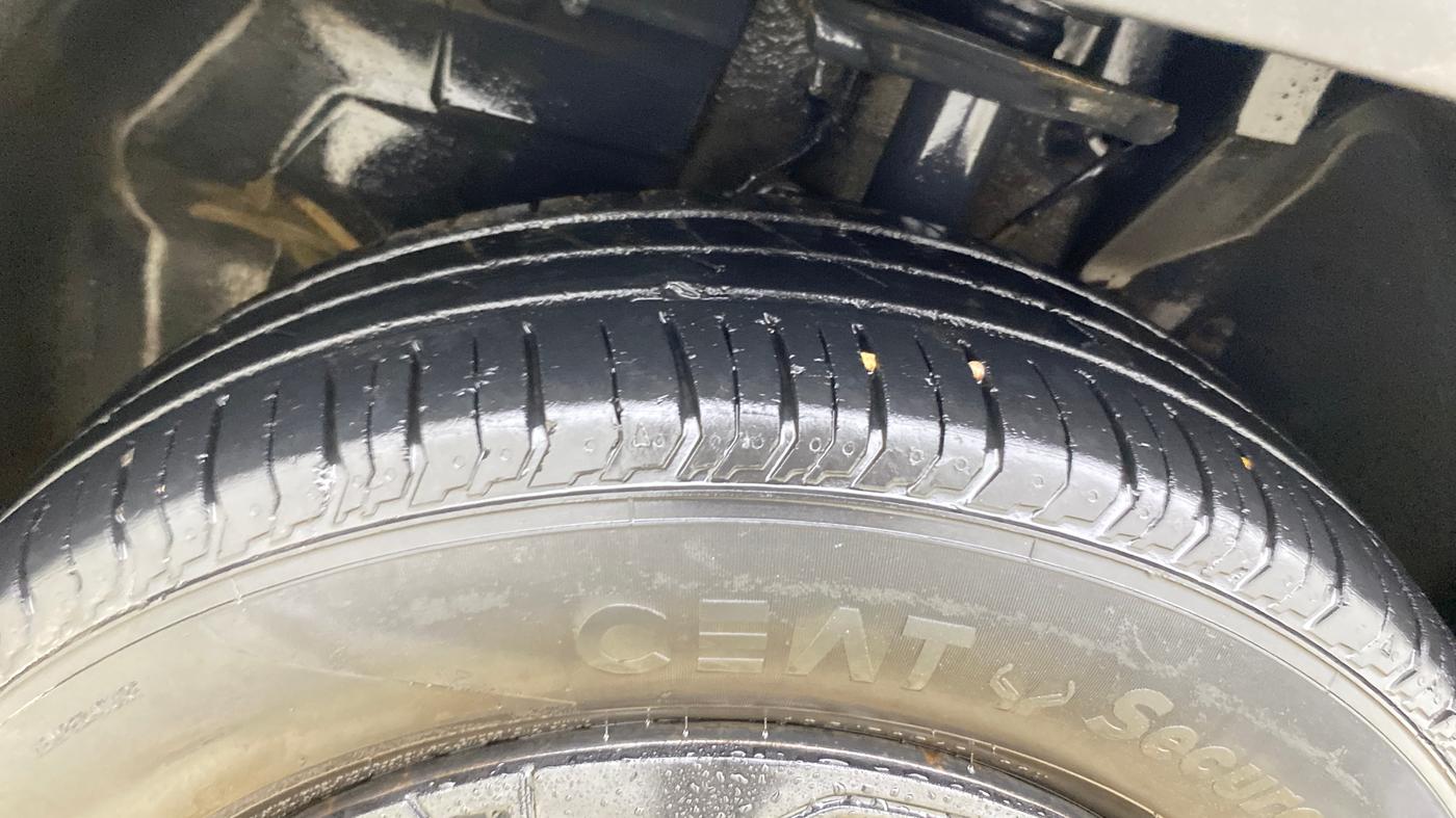 2023 Tata PUNCH ACCOMPLISHED MT, Petrol, Manual, 70,661 km, Left Front Tyre Tread