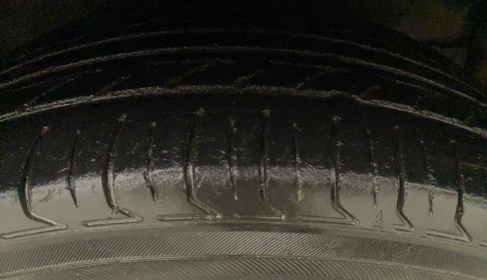 2017 Maruti Celerio VXI CNG, CNG, Manual, 85,712 km, Left Front Tyre Tread