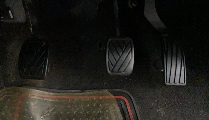 2013 Maruti Swift VXI, Petrol, Manual, 79,009 km, Pedals