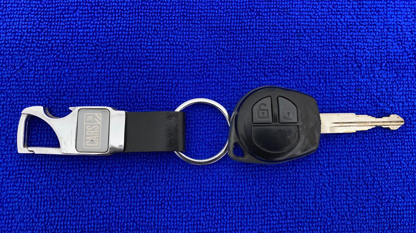 2013 Maruti Swift VXI, Petrol, Manual, 79,009 km, Key Close Up