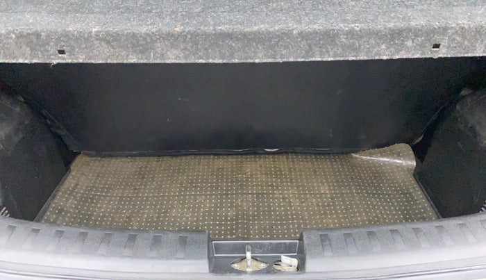 2013 Maruti Swift VXI, Petrol, Manual, 79,009 km, Boot Inside