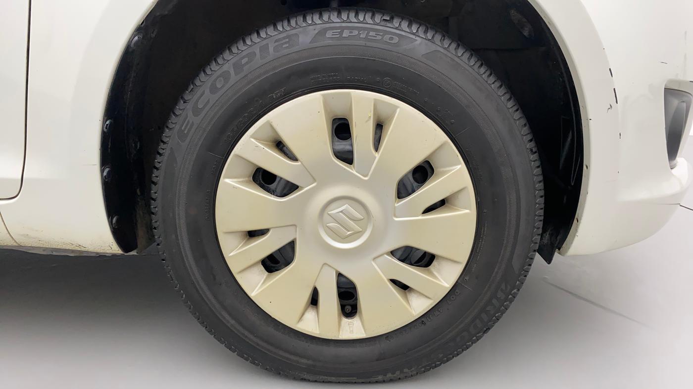 2013 Maruti Swift VXI, Petrol, Manual, 79,009 km, Right Front Wheel