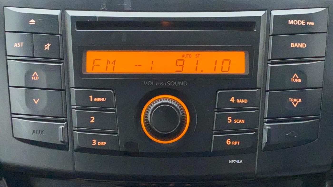 2013 Maruti Swift VXI, Petrol, Manual, 79,009 km, Infotainment System