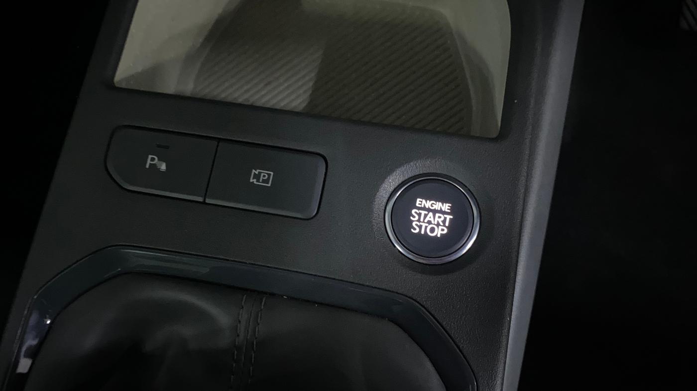 2025 KIA SYROS  HTX 1.0 Turbo 6MT, Petrol, Manual, 5,473 km, Keyless Start/ Stop Button