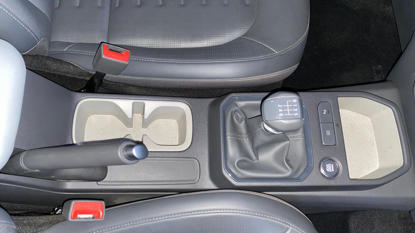 2025 KIA SYROS  HTX 1.0 Turbo 6MT, Petrol, Manual, 5,473 km, Gear Lever