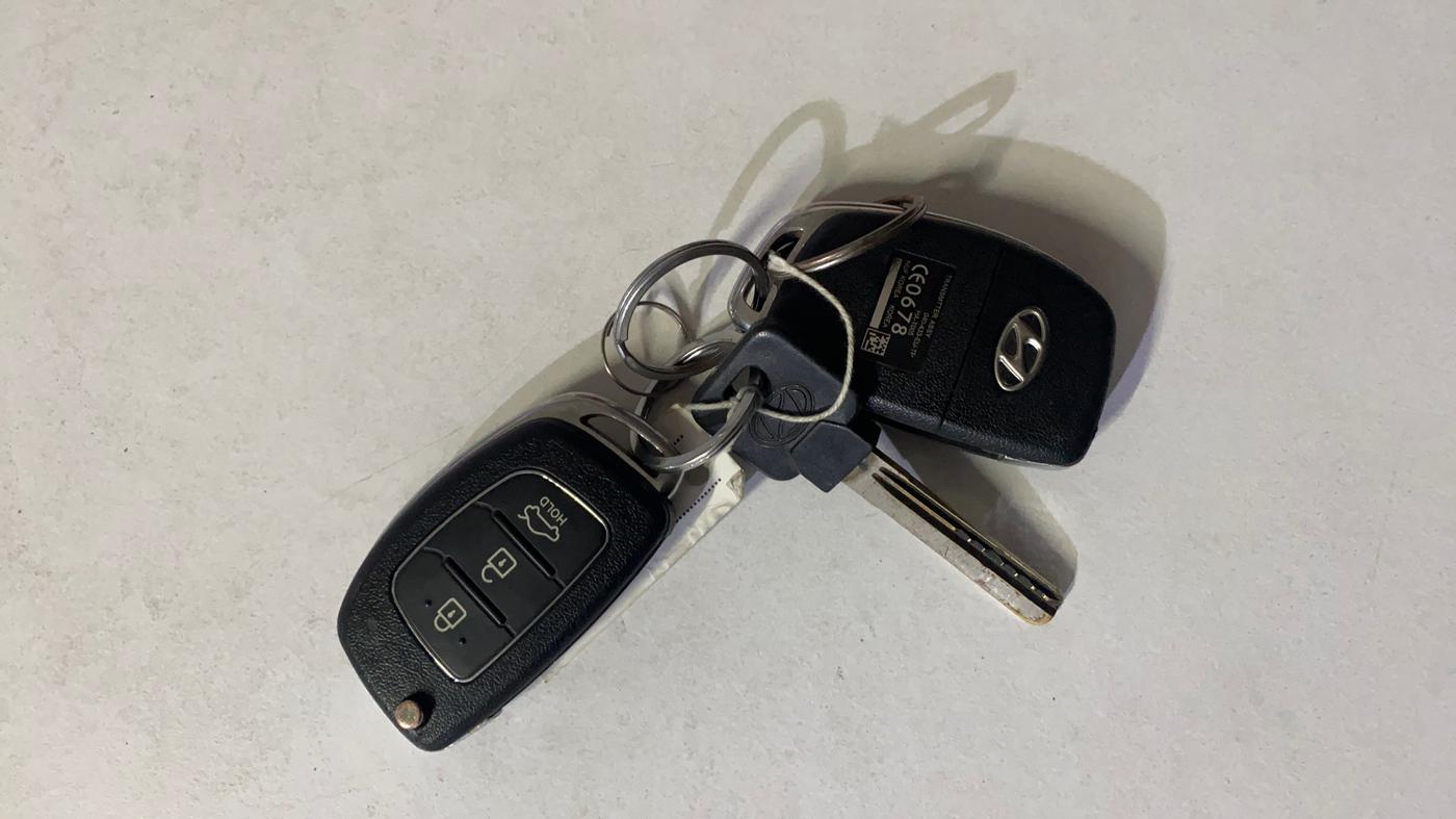 2014 Hyundai Xcent S 1.2, Petrol, Manual, 49,440 km, Key Close Up