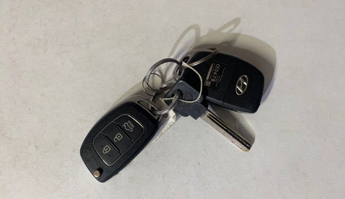 2014 Hyundai Xcent S 1.2, Petrol, Manual, 49,586 km, Key Close Up