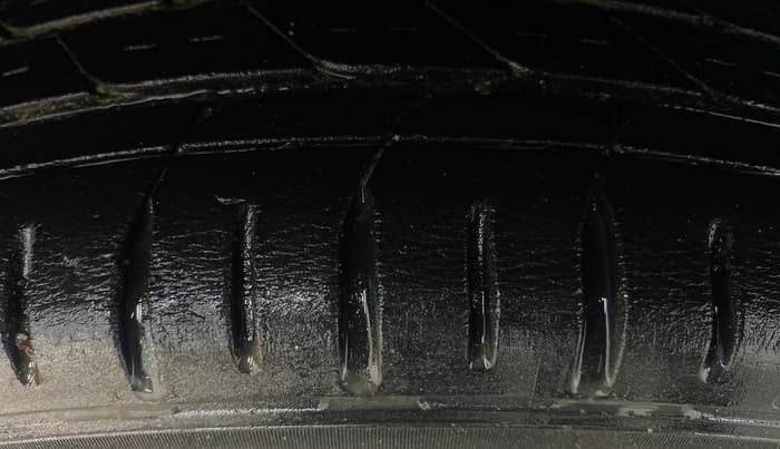 2019 Maruti Ertiga ZXI SHVS, Petrol, Manual, 74,793 km, Left Front Tyre Tread