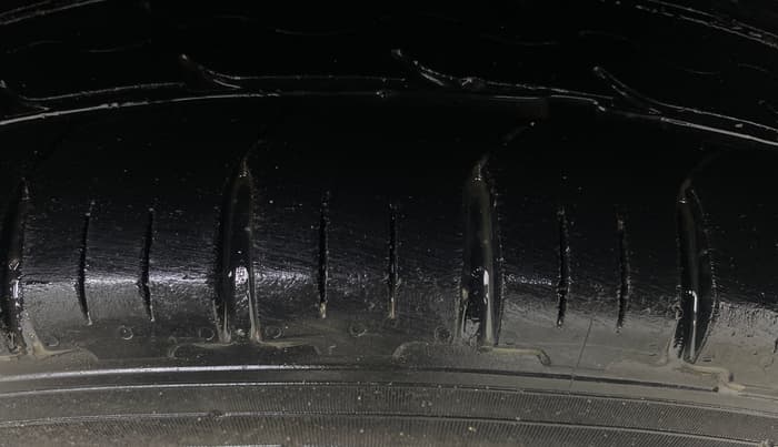 2019 Maruti Ertiga ZXI SHVS, Petrol, Manual, 74,793 km, Left Rear Tyre Tread