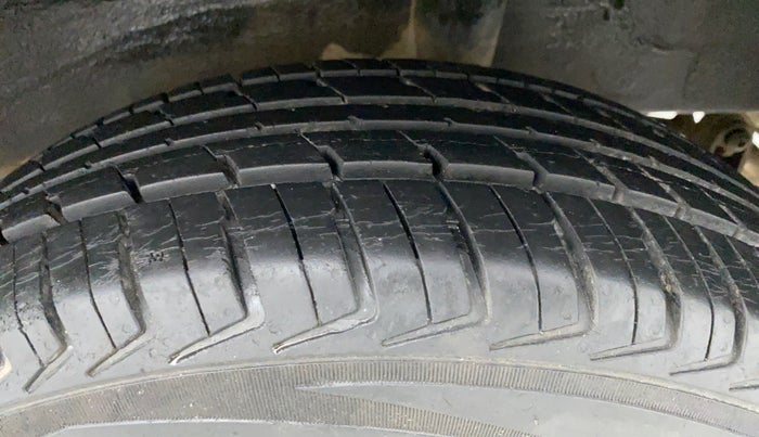 2016 Renault Kwid RXL, Petrol, Manual, 22,690 km, Left Rear Tyre Tread