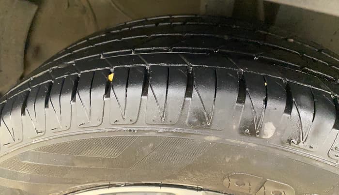 2021 KIA SONET HTX 1.0 IMT, Petrol, Manual, 1,09,541 km, Right Front Tyre Tread