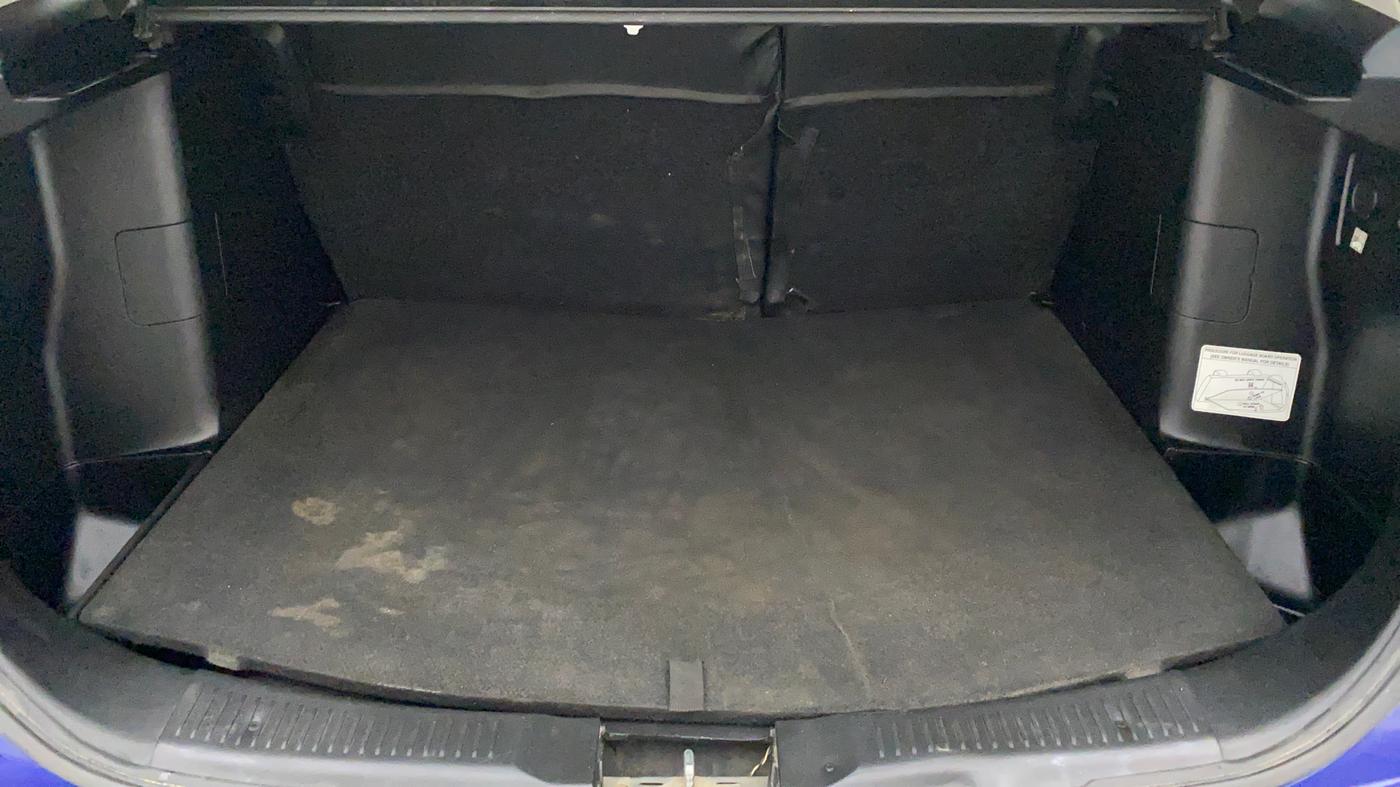 2015 Maruti S Cross ZETA 1.3, Diesel, Manual, 84,784 km, Boot Inside
