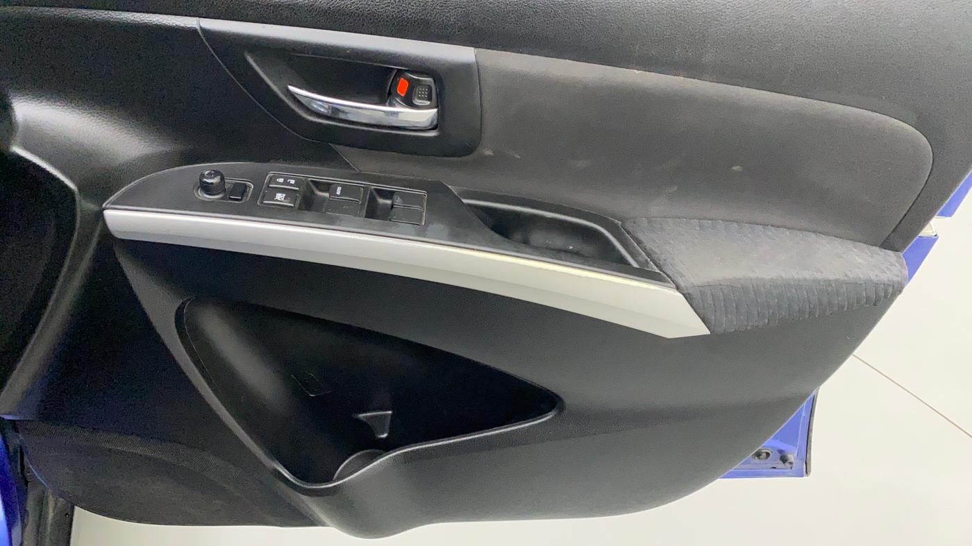 2015 Maruti S Cross ZETA 1.3, Diesel, Manual, 84,784 km, Driver Side Door Panels Control
