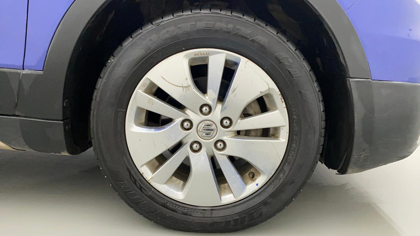 2015 Maruti S Cross ZETA 1.3, Diesel, Manual, 84,784 km, Right Front Wheel