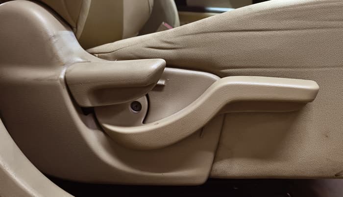 2013 Honda Amaze 1.5L I-DTEC VX, Diesel, Manual, 59,454 km, Driver Side Adjustment Panel