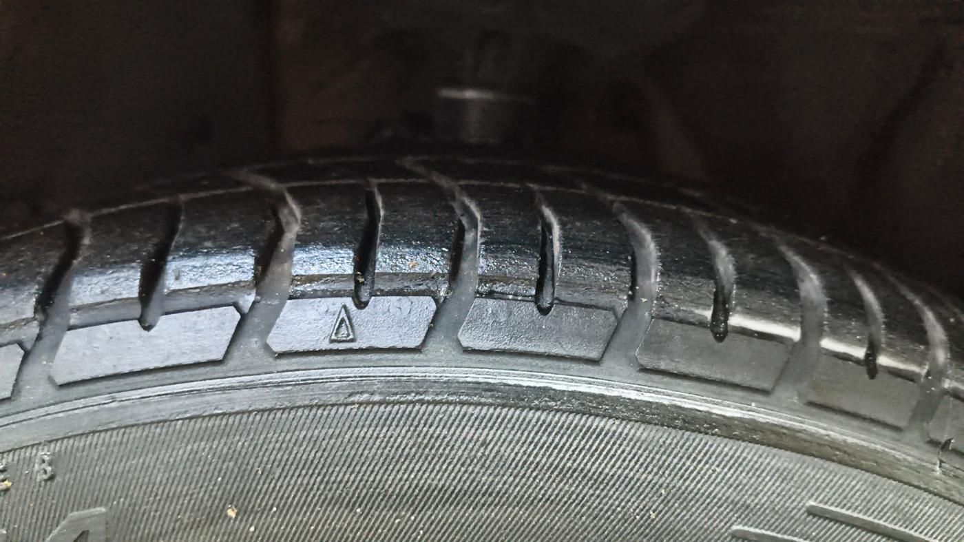 2013 Honda Amaze 1.5L I-DTEC VX, Diesel, Manual, 59,454 km, Left Front Tyre Tread