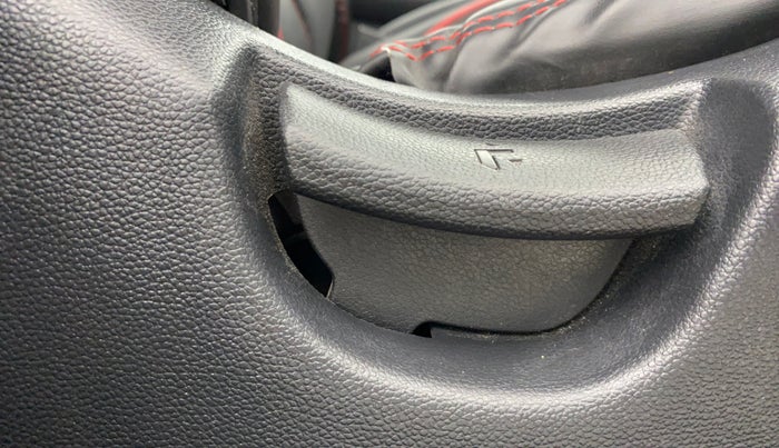 2016 Hyundai i20 Active 1.2 S, Petrol, Manual, 49,644 km, Driver Side Adjustment Panel