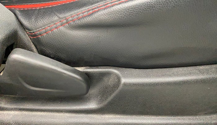 2022 Renault Kwid RXL 1.0 AMT, Petrol, Automatic, 36,615 km, Driver Side Adjustment Panel