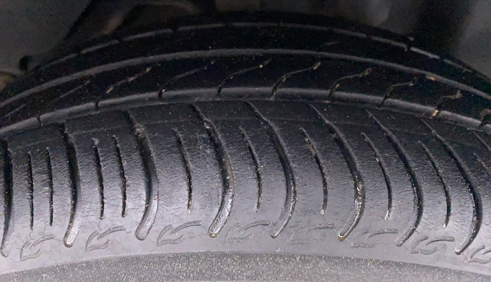 2019 Ford New Figo 1.2 TITANIUM, Petrol, Manual, 21,851 km, Left Rear Tyre Tread