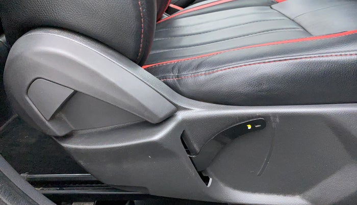 2019 Ford New Figo 1.2 TITANIUM, Petrol, Manual, 21,851 km, Driver Side Adjustment Panel