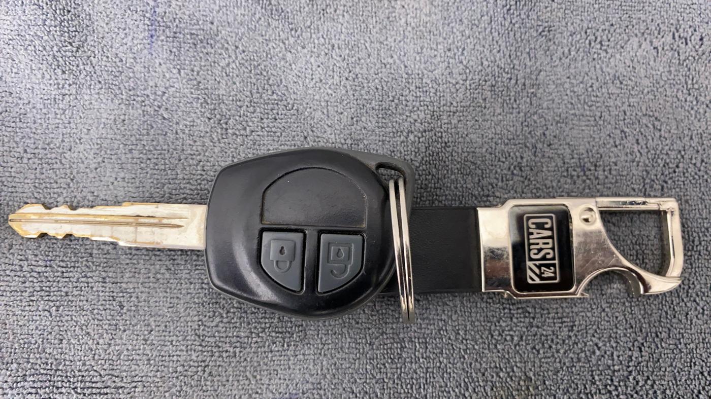 2017 Maruti Swift VXI OPT, Petrol, Manual, 32,191 km, Key Close Up