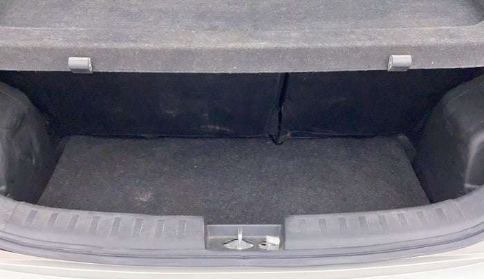 2017 Maruti Swift VXI OPT, Petrol, Manual, 32,191 km, Boot Inside