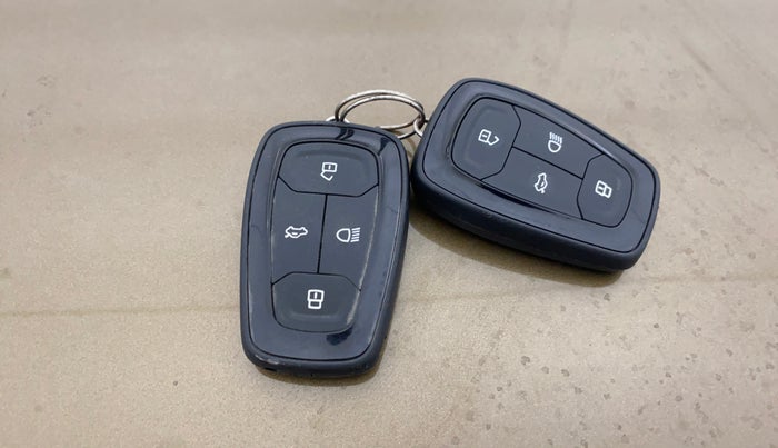 2023 Tata PUNCH ACCOMPLISHED MT, Petrol, Manual, 26,198 km, Key Close Up