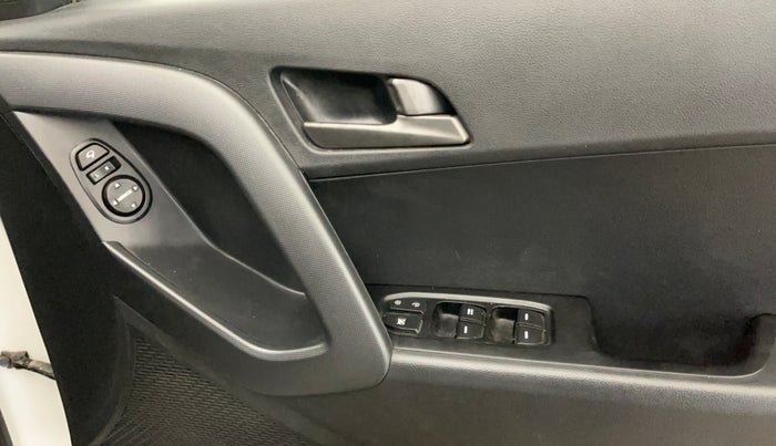 2016 Hyundai Creta SX PLUS 1.6 PETROL, Petrol, Manual, 28,624 km, Driver Side Door Panels Control