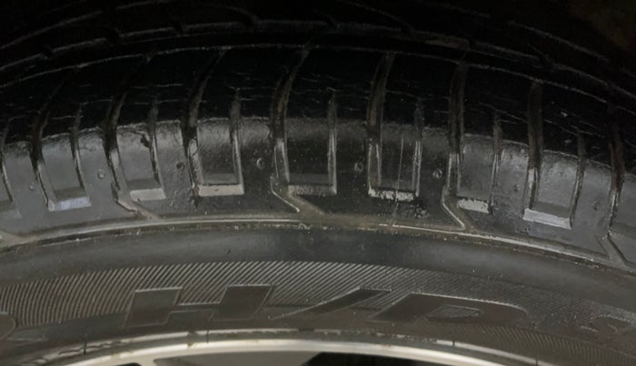 2016 Hyundai Creta SX PLUS 1.6 PETROL, Petrol, Manual, 28,624 km, Left Front Tyre Tread