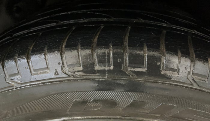 2016 Hyundai Creta SX PLUS 1.6 PETROL, Petrol, Manual, 28,624 km, Right Rear Tyre Tread