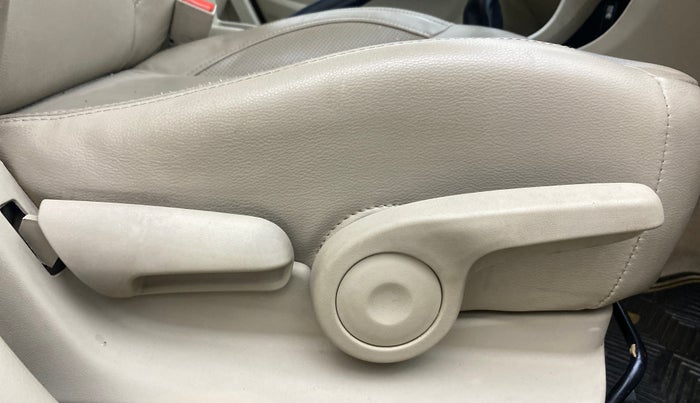 2017 Maruti Ciaz ALPHA 1.4 PETROL, Petrol, Manual, 67,189 km, Driver Side Adjustment Panel