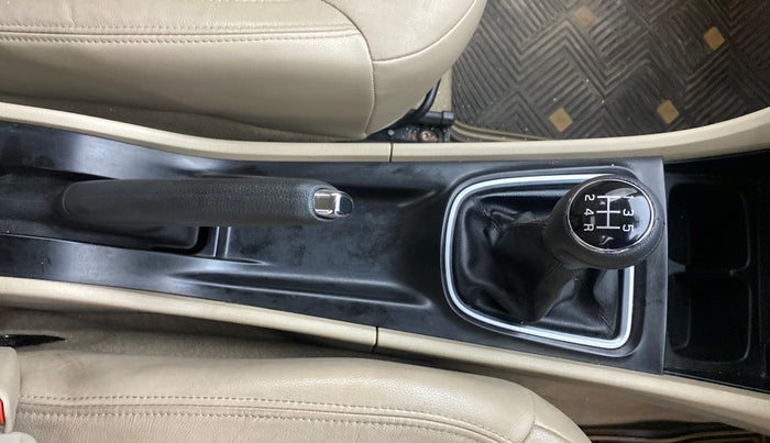 2017 Maruti Ciaz ALPHA 1.4 PETROL, Petrol, Manual, 67,189 km, Gear Lever