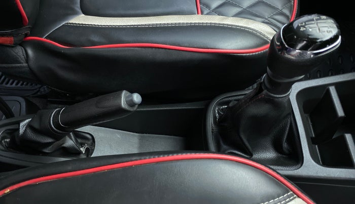 2020 Renault Kwid RXT, Petrol, Manual, 13,835 km, Gear Lever
