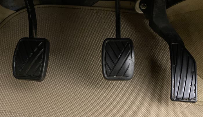 2015 Maruti Swift Dzire VDI, Diesel, Manual, 88,153 km, Pedals