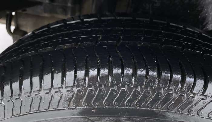 2015 Maruti Swift Dzire VDI, Diesel, Manual, 88,153 km, Right Rear Tyre Tread