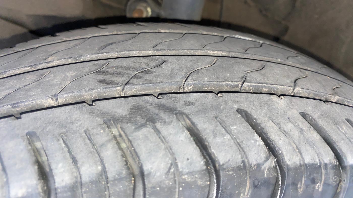 2019 Honda Amaze 1.2L I-VTEC V CVT, Petrol, Automatic, 12,415 km, Left Front Tyre Tread