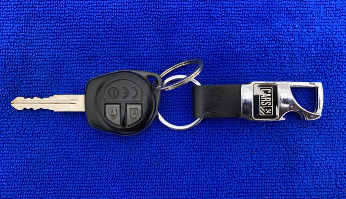 2016 Maruti Vitara Brezza VDI, Diesel, Manual, 58,646 km, Key Close Up