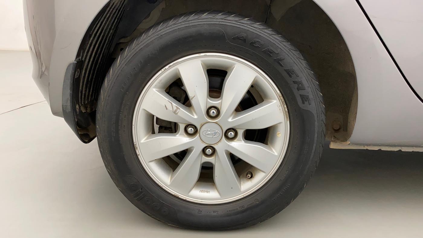2013 Hyundai i20 SPORTZ 1.4 AT, Petrol, Automatic, 49,170 km, Right Rear Wheel