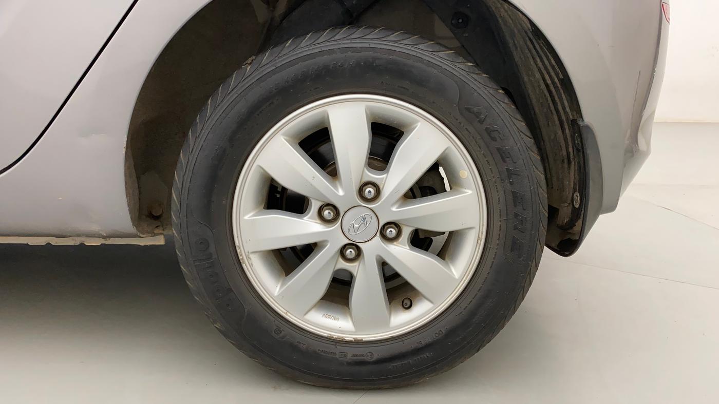 2013 Hyundai i20 SPORTZ 1.4 AT, Petrol, Automatic, 49,170 km, Left Rear Wheel