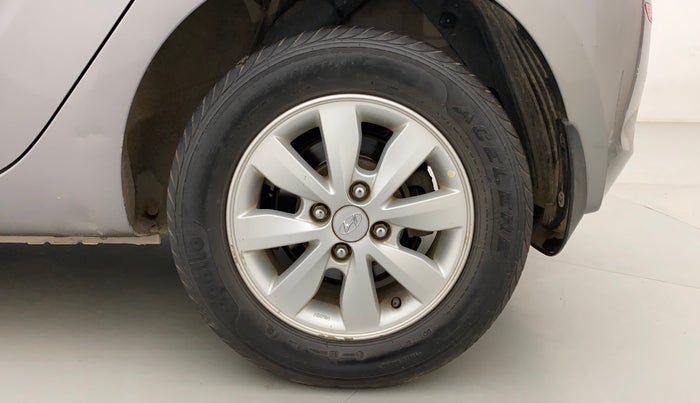 2013 Hyundai i20 SPORTZ 1.4 AT, Petrol, Automatic, 49,170 km, Left Rear Wheel