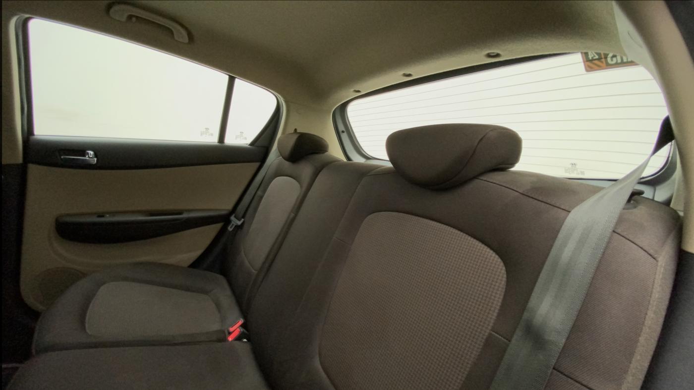 2013 Hyundai i20 SPORTZ 1.4 AT, Petrol, Automatic, 49,170 km, Right Side Rear Door Cabin