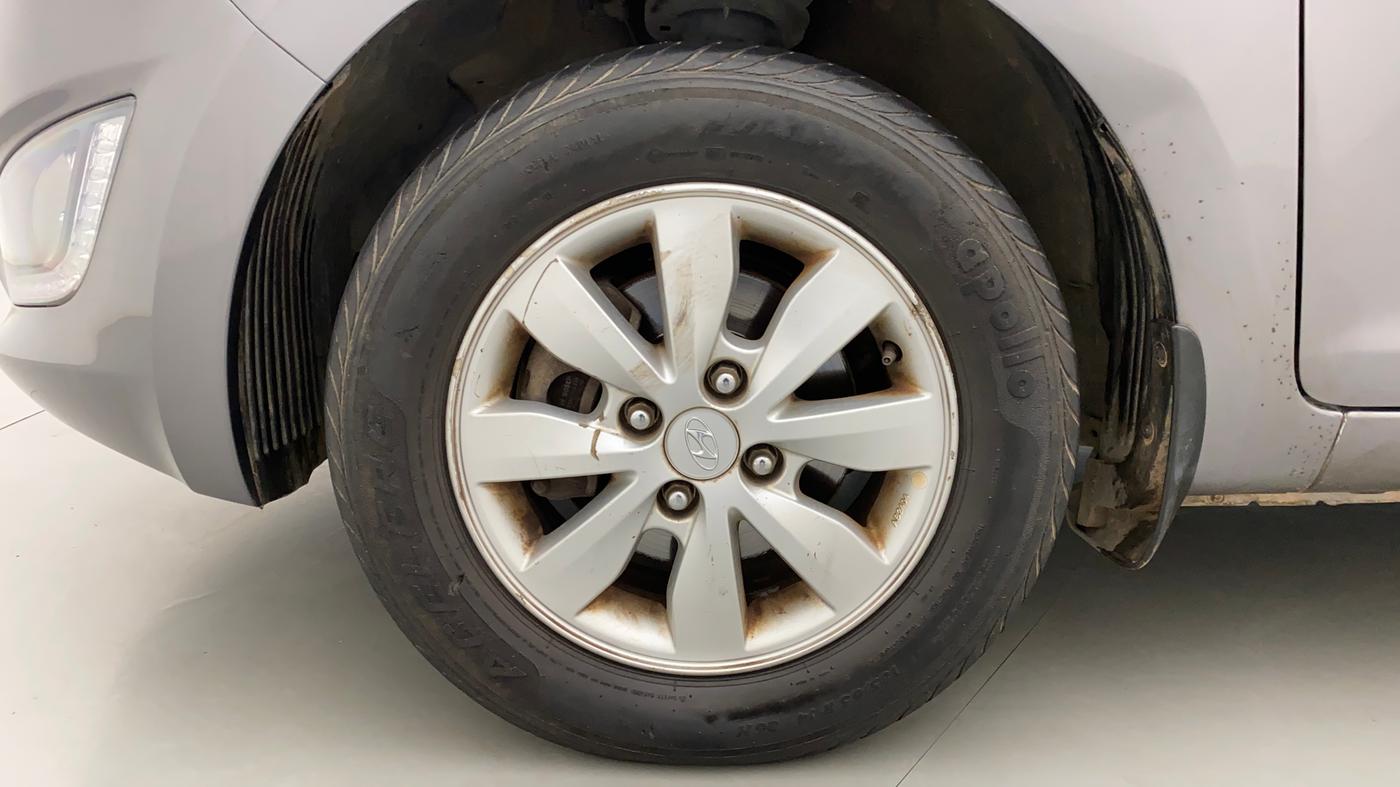 2013 Hyundai i20 SPORTZ 1.4 AT, Petrol, Automatic, 49,170 km, Left Front Wheel