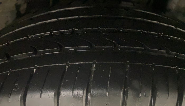 2017 Hyundai Elite i20 ASTA 1.2, Petrol, Manual, 15,586 km, Left Rear Tyre Tread