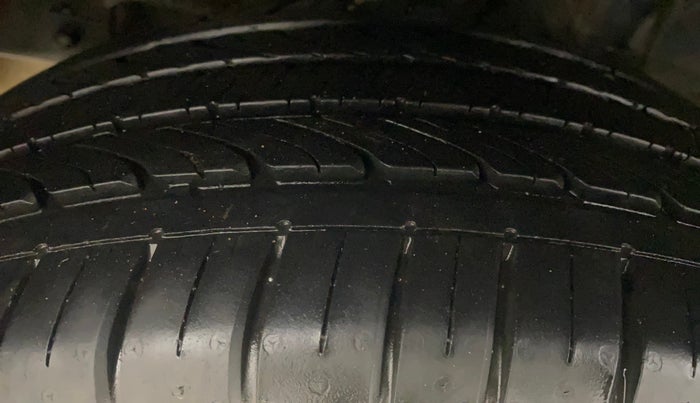 2017 Hyundai Elite i20 ASTA 1.2, Petrol, Manual, 15,586 km, Right Rear Tyre Tread