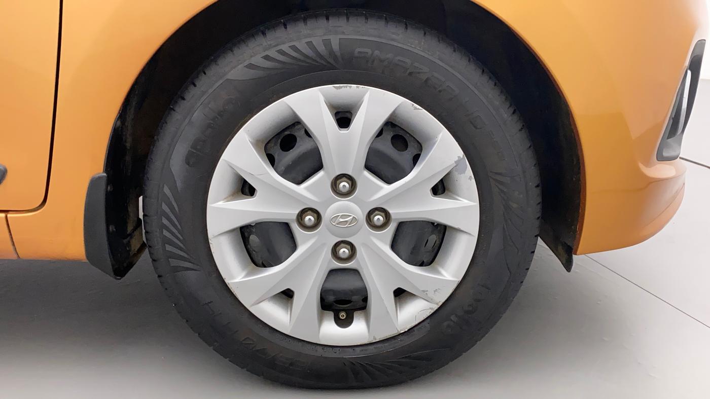 2015 Hyundai Grand i10 SPORTZ 1.2 KAPPA VTVT, Petrol, Manual, 55,161 km, Right Front Wheel