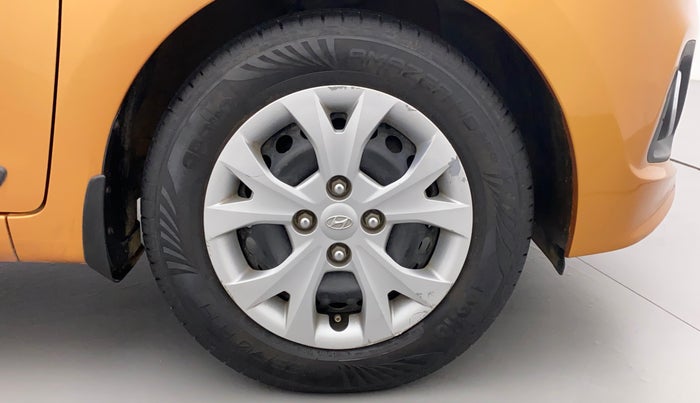 2015 Hyundai Grand i10 SPORTZ 1.2 KAPPA VTVT, Petrol, Manual, 55,161 km, Right Front Wheel