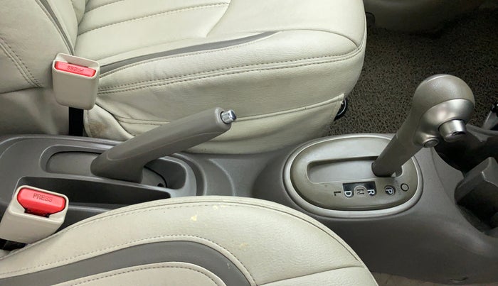 2013 Nissan Micra XV CVT, Petrol, Automatic, 69,674 km, Gear Lever