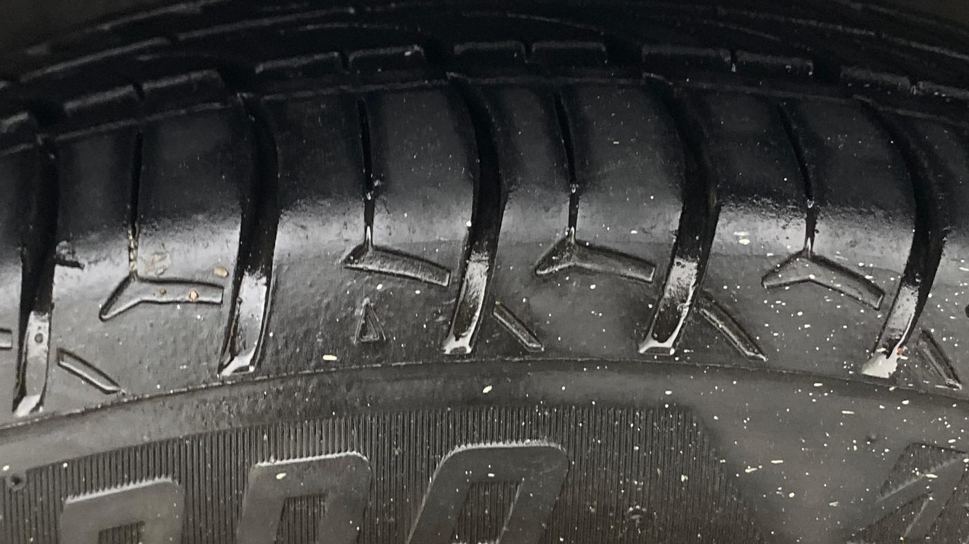 2017 Maruti Alto K10 VXI (O) AMT, Petrol, Automatic, 43,195 km, Right Front Tyre Tread