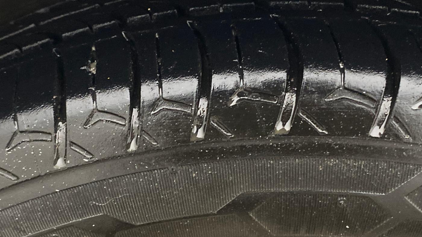 2017 Maruti Alto K10 VXI (O) AMT, Petrol, Automatic, 43,195 km, Left Front Tyre Tread
